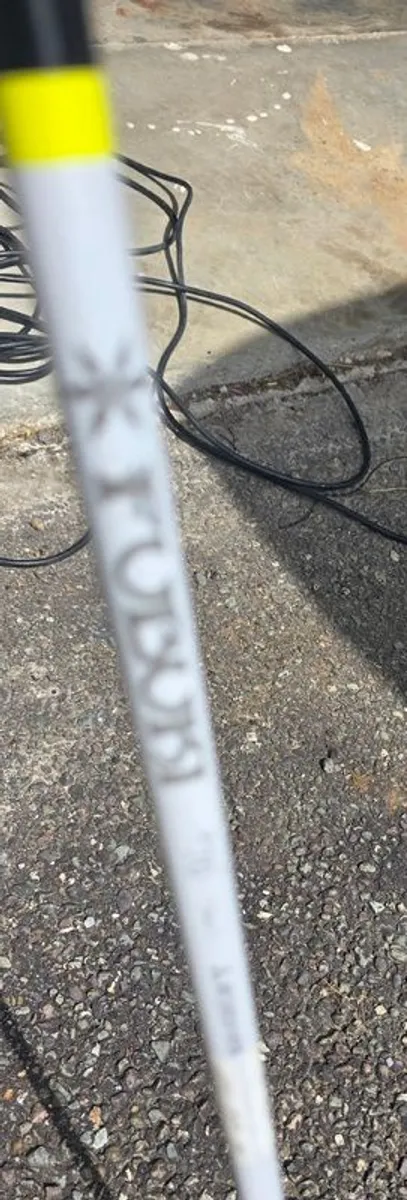 Like new Nike Vapor 4 hybrid Stiff shaft 22 degree - Image 1