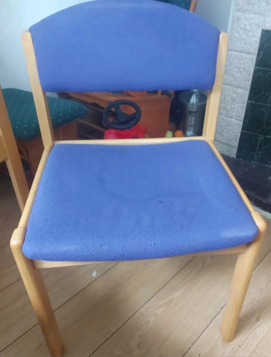 Set of 4 chairs - Image 2