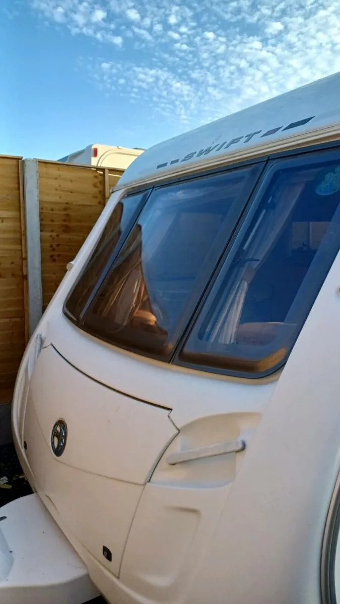 2010 swift challenger 4berth with fix bed - Image 2