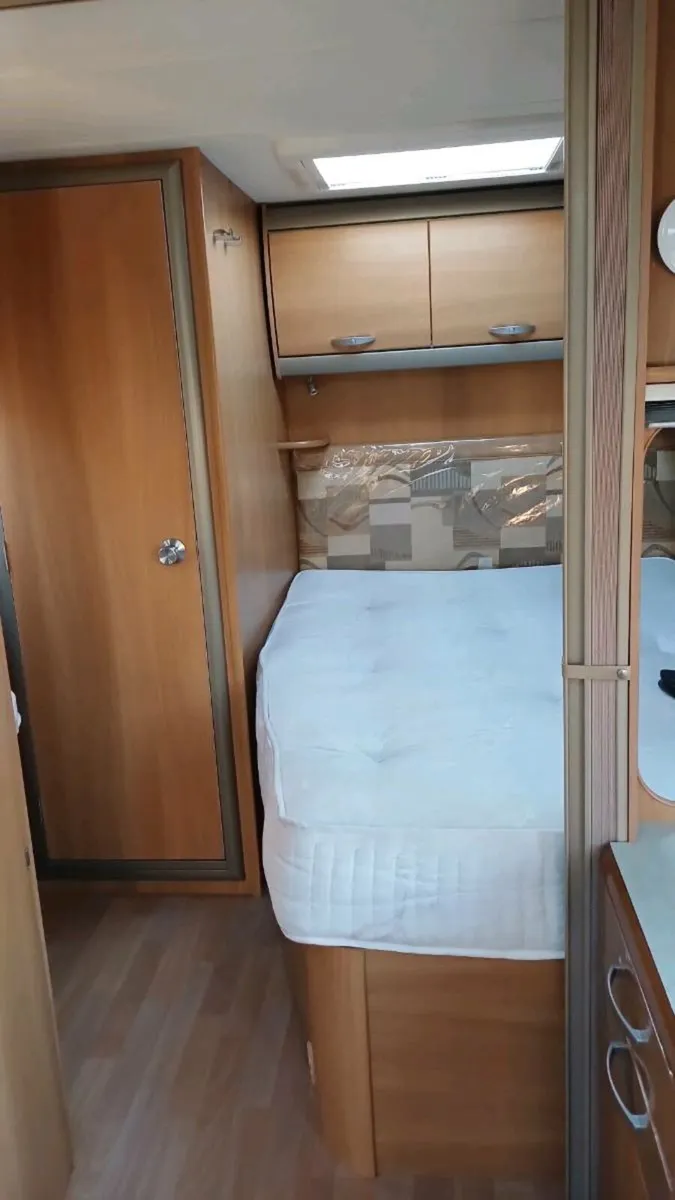 2010 swift challenger 4berth with fix bed - Image 3