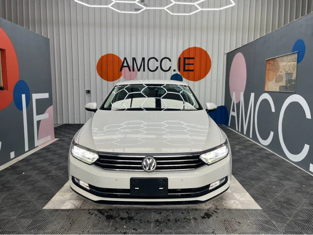Volkswagen Passat 1.4 TSI ELEGANCE LINE / 63k KMs - Image 2