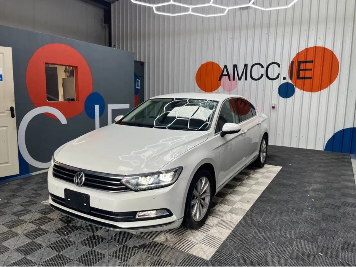 Volkswagen Passat 1.4 TSI ELEGANCE LINE / 63k KMs - Image 3