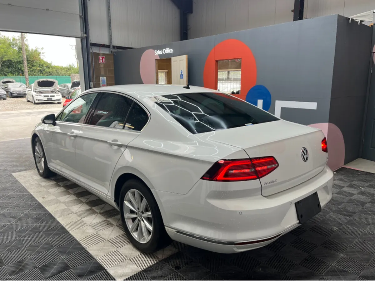 Volkswagen Passat 1.4 TSI ELEGANCE LINE / 63k KMs - Image 4