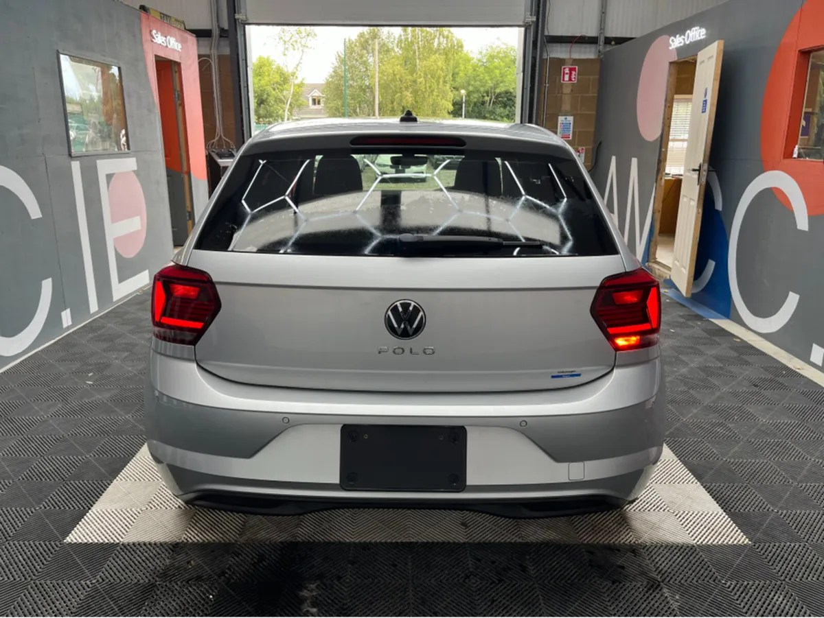 Volkswagen Polo 1.0 TSI COMFORT LINE / 3k KMs / RE - Image 4