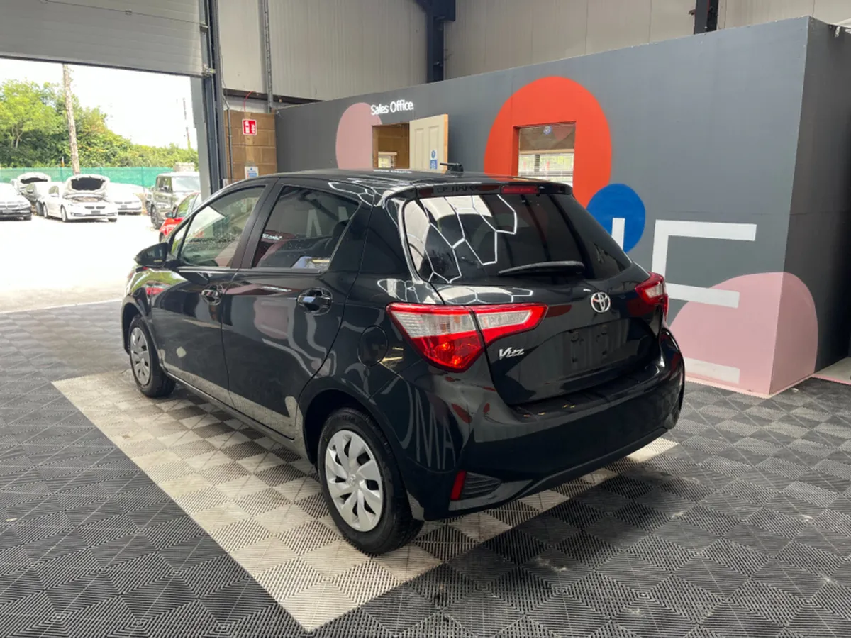 Toyota Vitz 1.0 PETROL / 98k KMs / REVERSE CAMERA - Image 4