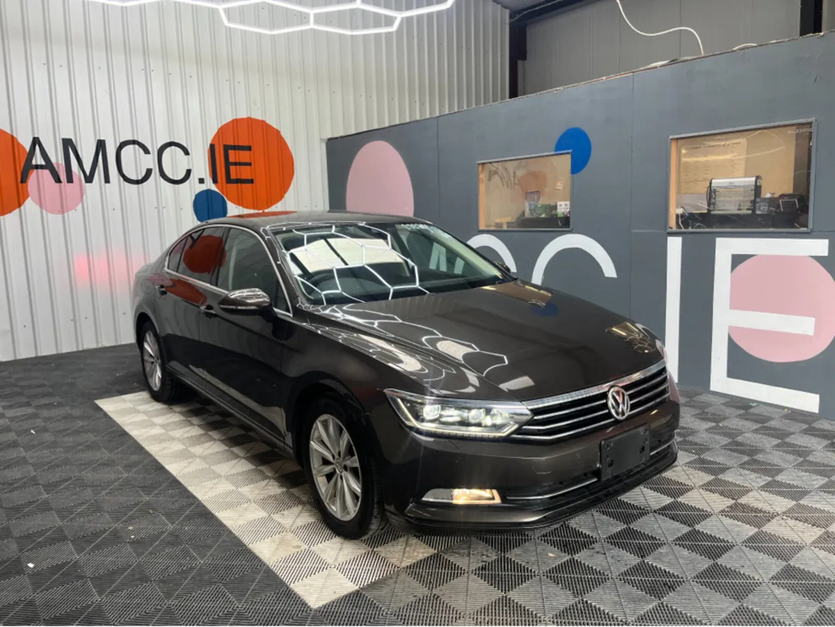 Volkswagen Passat 1.4 TSI COMFORT LINE  / 65k KMs - Image 1