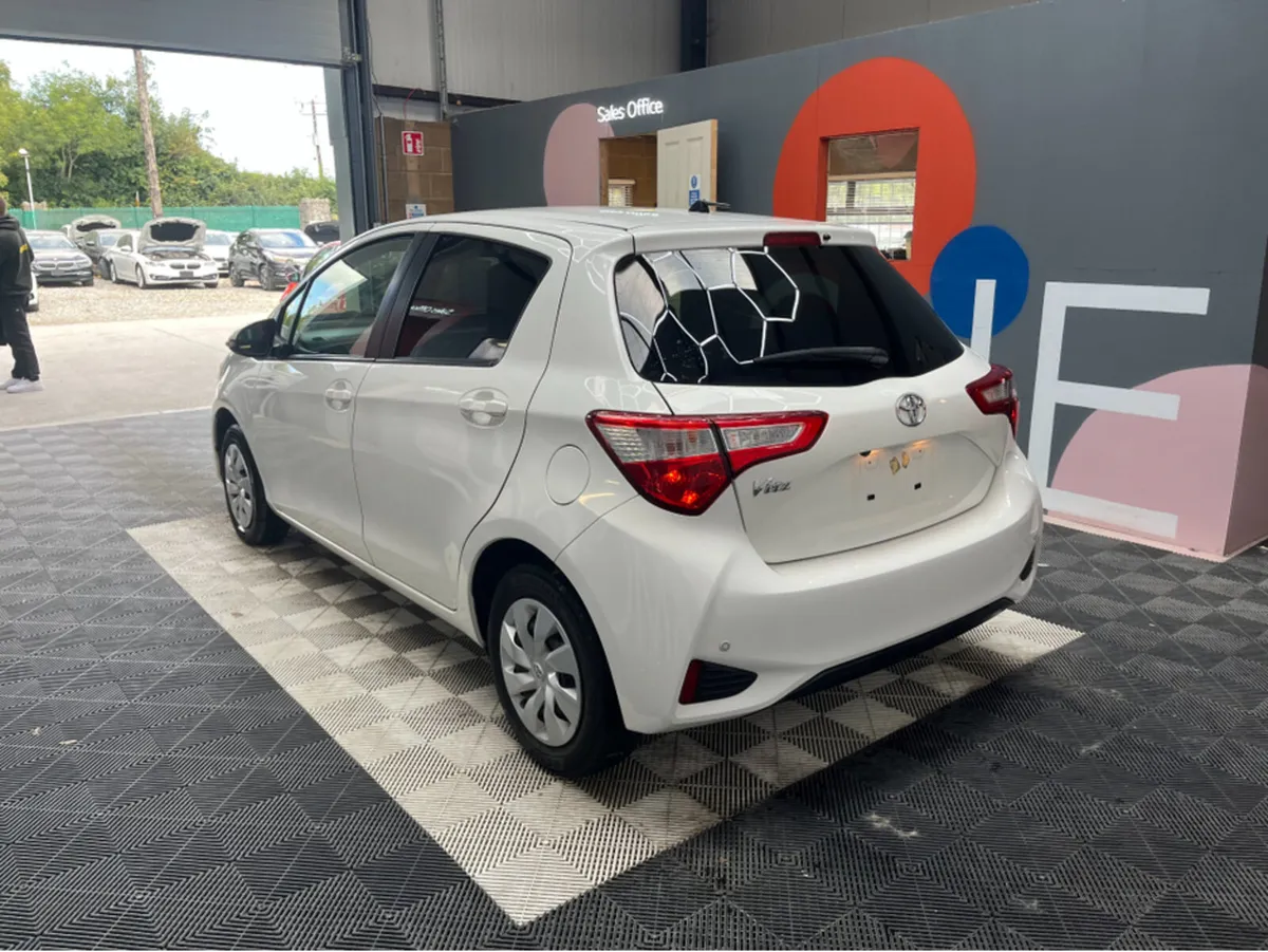 Toyota Vitz 1.0 PETROL / 90k KMs / REVERSE CAMERA - Image 4