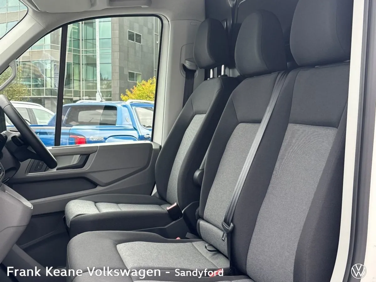 Volkswagen Crafter Highline Auto 30 MWB 140BHP  p - Image 3