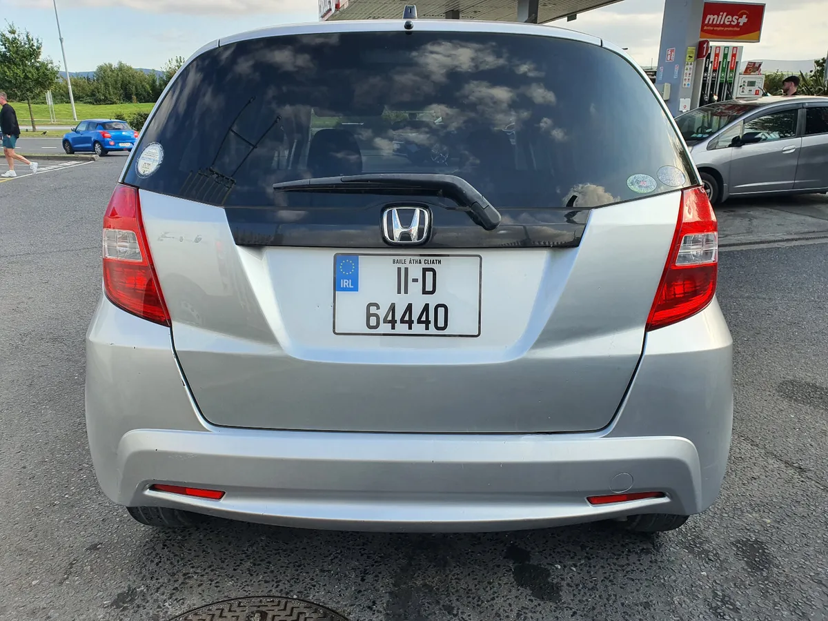 Honda Fit 2011 nct low mileage - Image 4