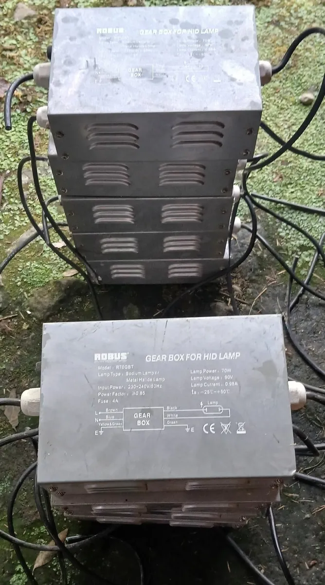 Robus gearbox for HID lamp (Used) x10 - Image 3