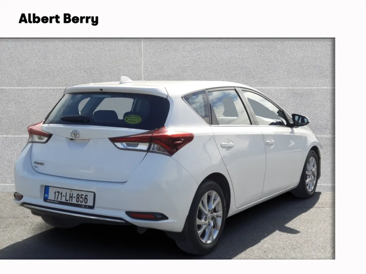 Toyota Auris 1.4 D-4D LUNA 4DR - Image 4