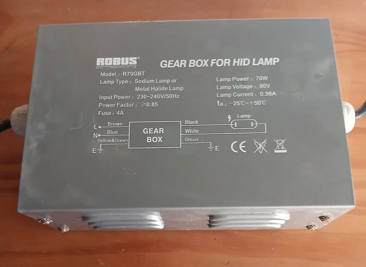 Robus gearbox for HID lamp (Used) x10 - Image 2