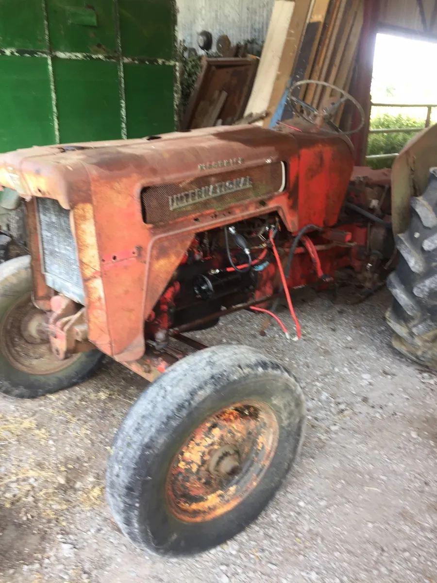 Two tractor, 414 international and Honda mini trac - Image 1
