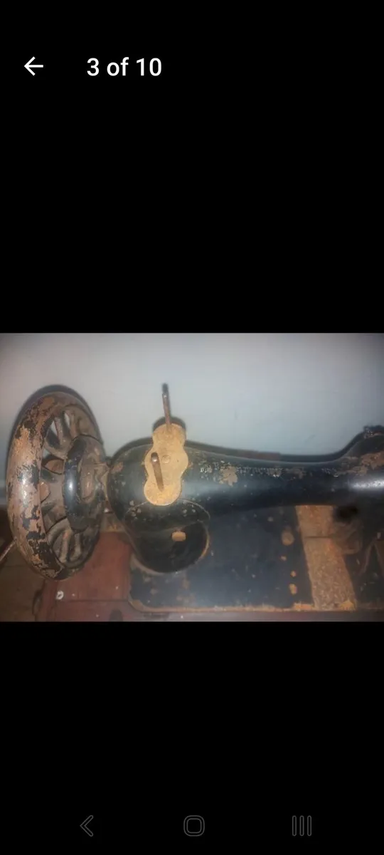 Antique singer sawing machine - Image 1