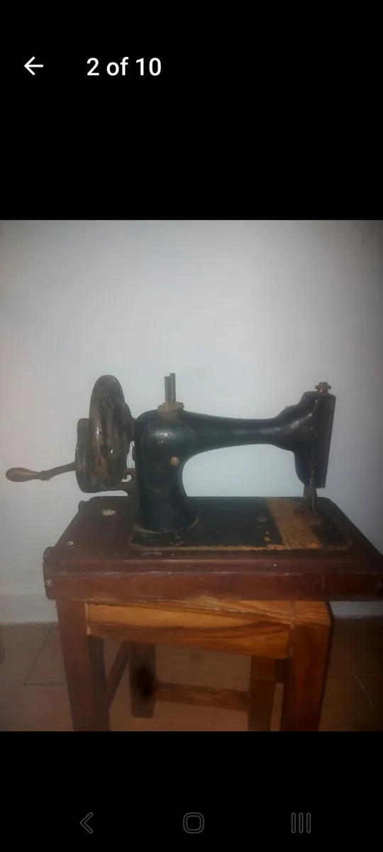 Antique singer sawing machine - Image 2
