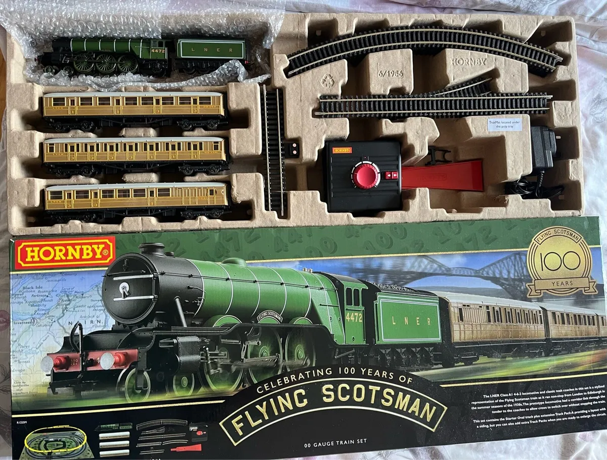 Hornby R1255 Flying Scotsman Trainset COMPLETE - Image 1