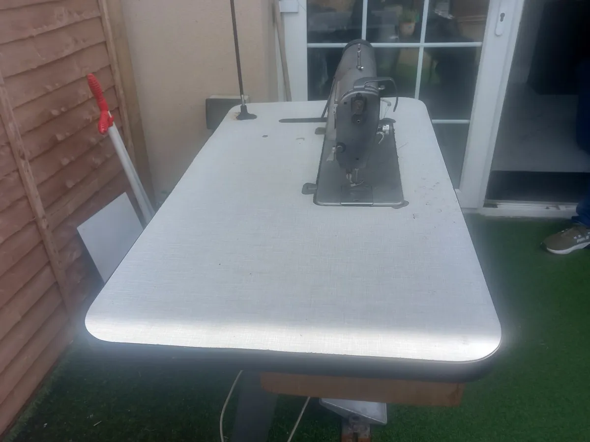 industrial sewing machine - Image 2