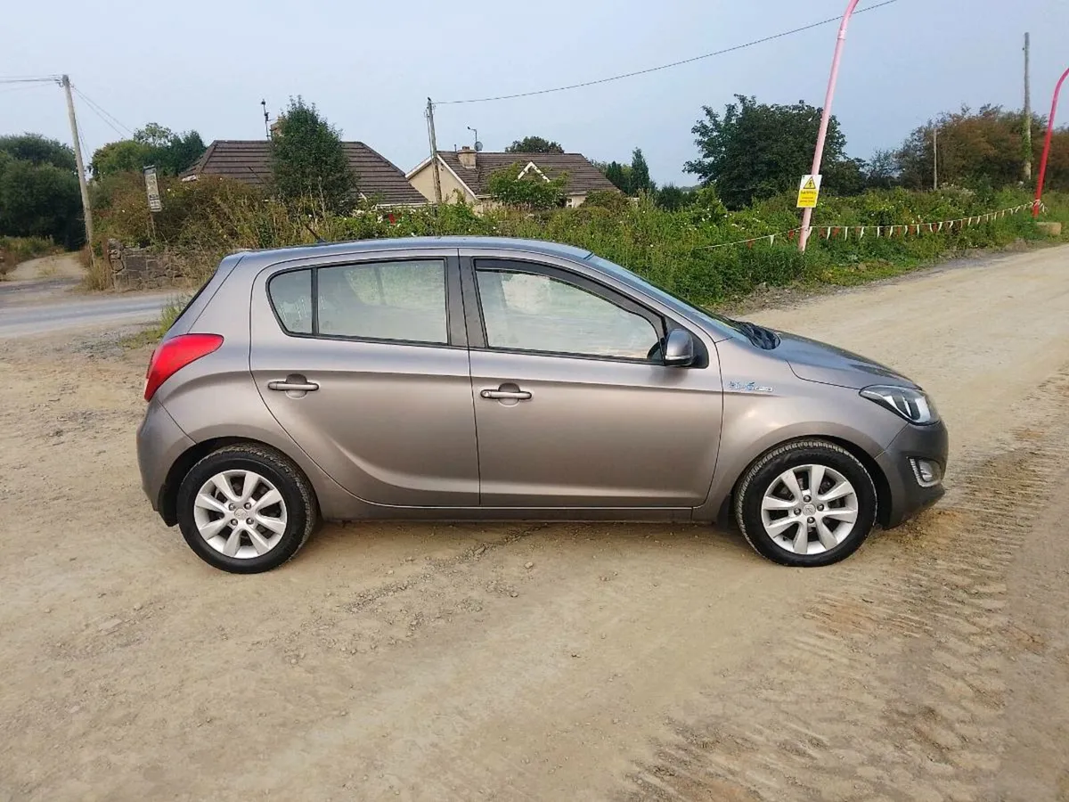 2013 Hyundai i20 !! New Nct !! - Image 4