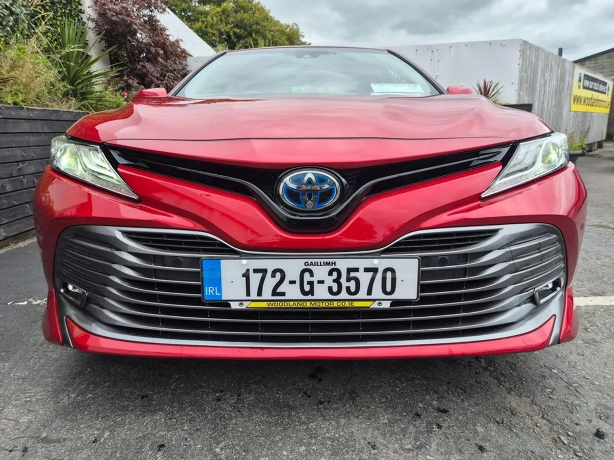 Toyota Camry 2.5 Hybrid / SOL G-pack With Leather - Image 3