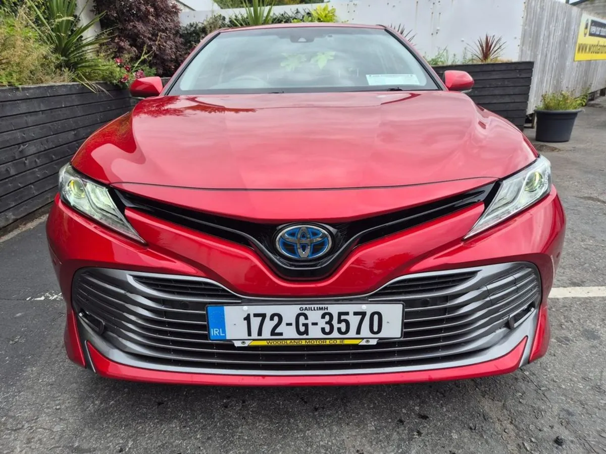 Toyota Camry 2.5 Hybrid / SOL G-pack With Leather - Image 4