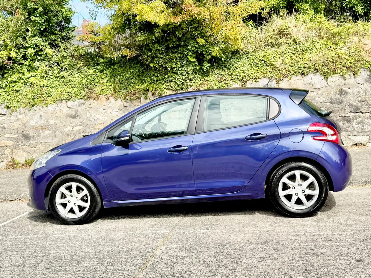 Peugeot 208 2013!!1.4Hdi !! AUTO!!! - Image 4