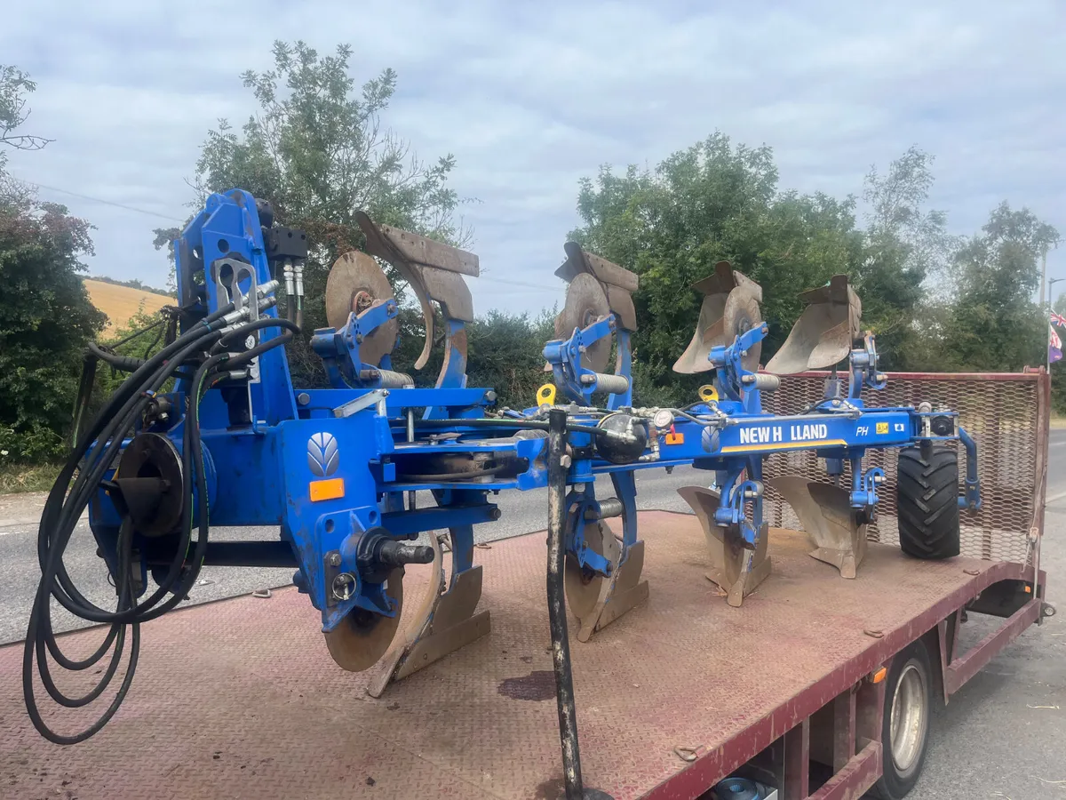 Used 4F New Holland (Overum) Reversble Plough - Image 1