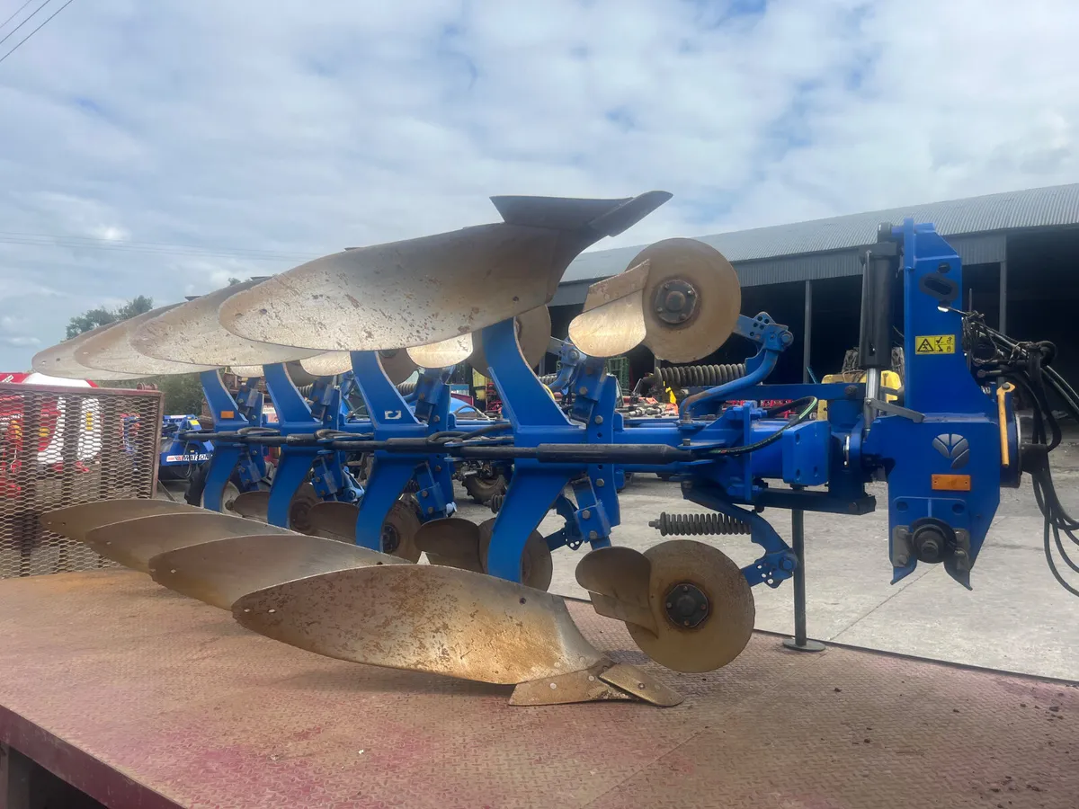 Used 4F New Holland (Overum) Reversble Plough - Image 4