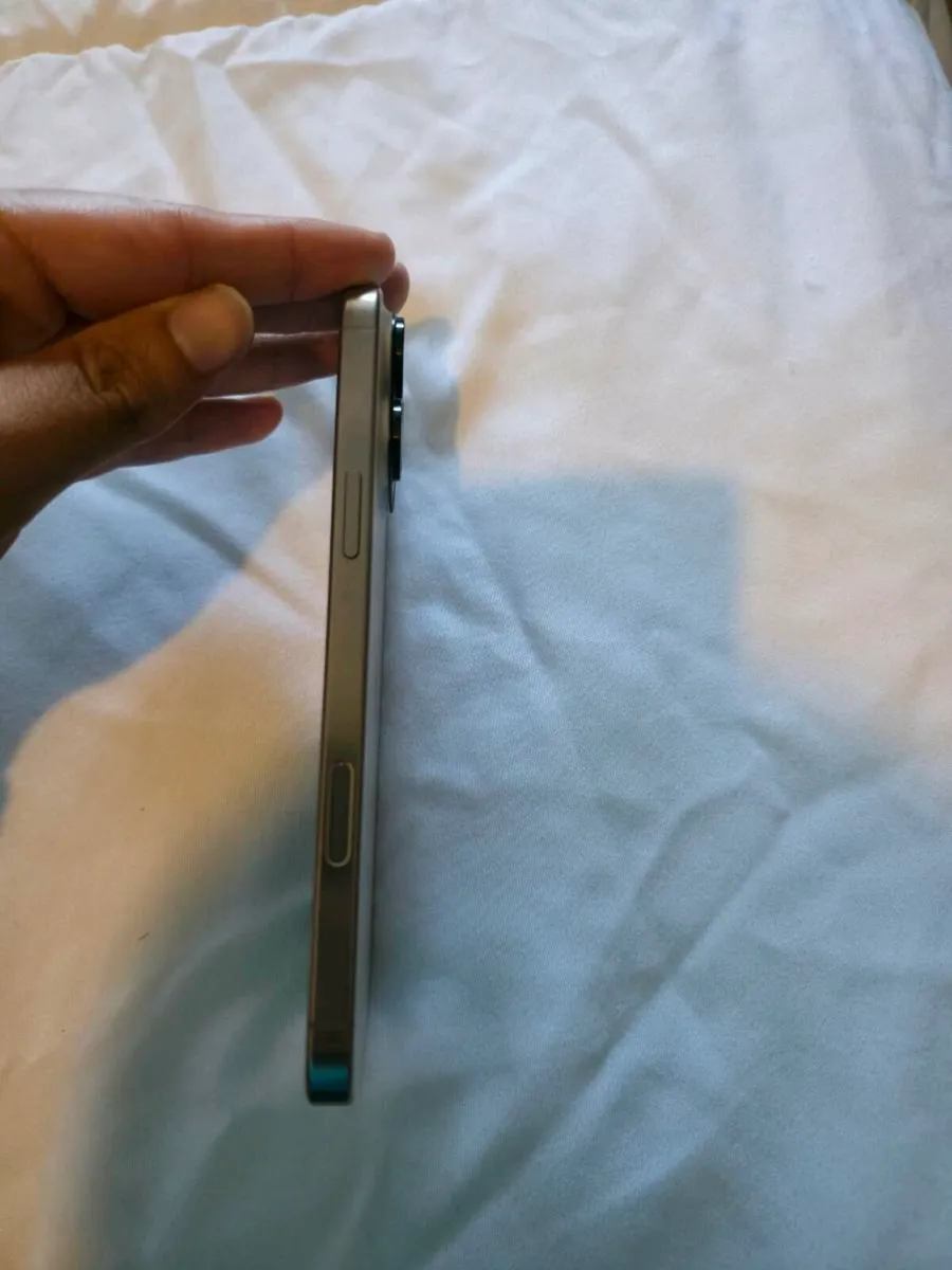 iPhone 16 pro max - Image 3