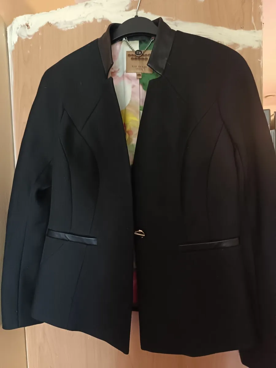 Woman's Ted Baker coat size 12 - Image 1