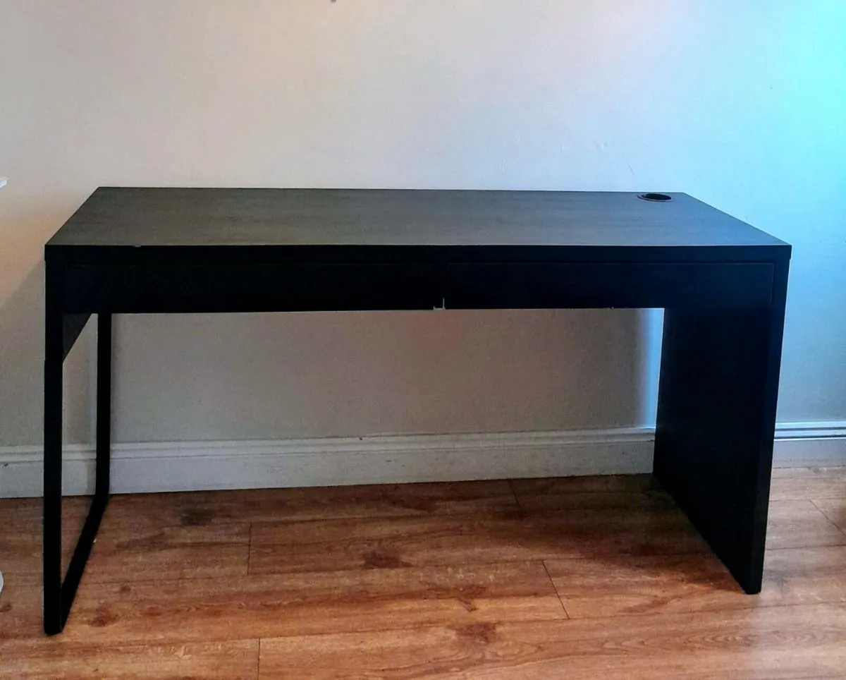 Micke Desk IKEA - Image 1