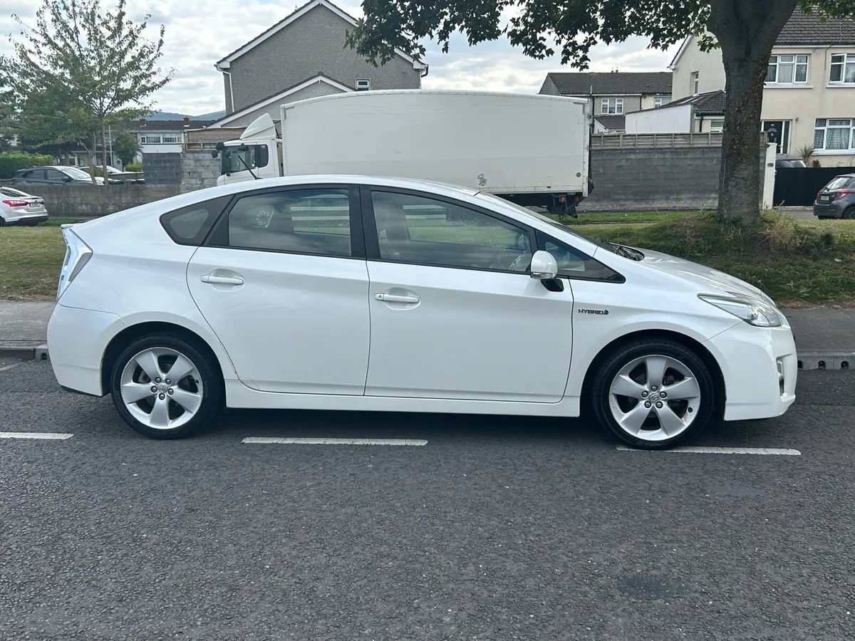 2010 TOYOTA PRIUS 1.8 LUXURY 5DR NCT 3/26 - Image 2