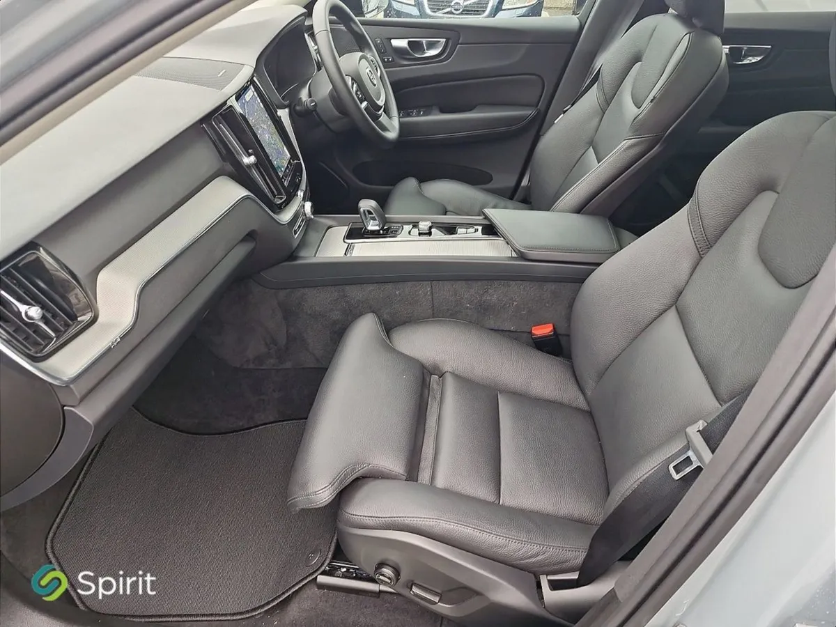 Volvo XC60 T6  plug In Hybrid  Awd  Plus (dark Th - Image 3