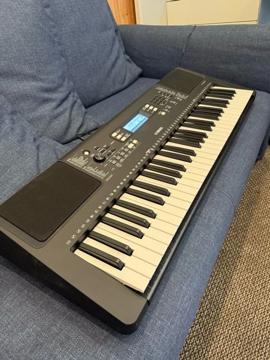 Yamaha PSR-E373 Keyboard - Image 1