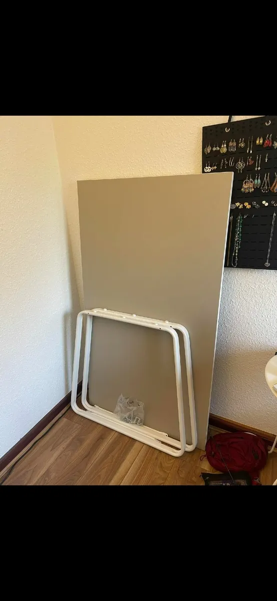 Table IKEA - Image 2