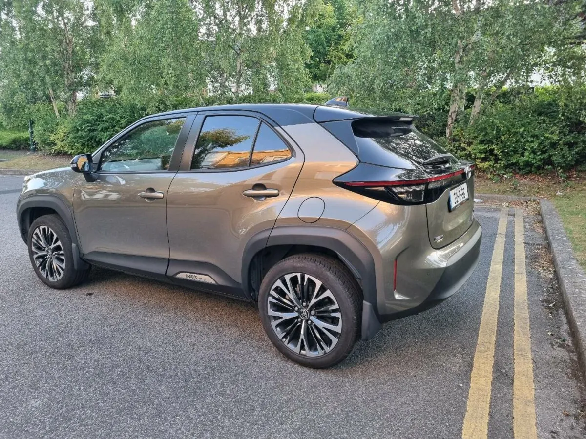 2023 Toyota Yaris Cross Luna – Like New! - Image 3