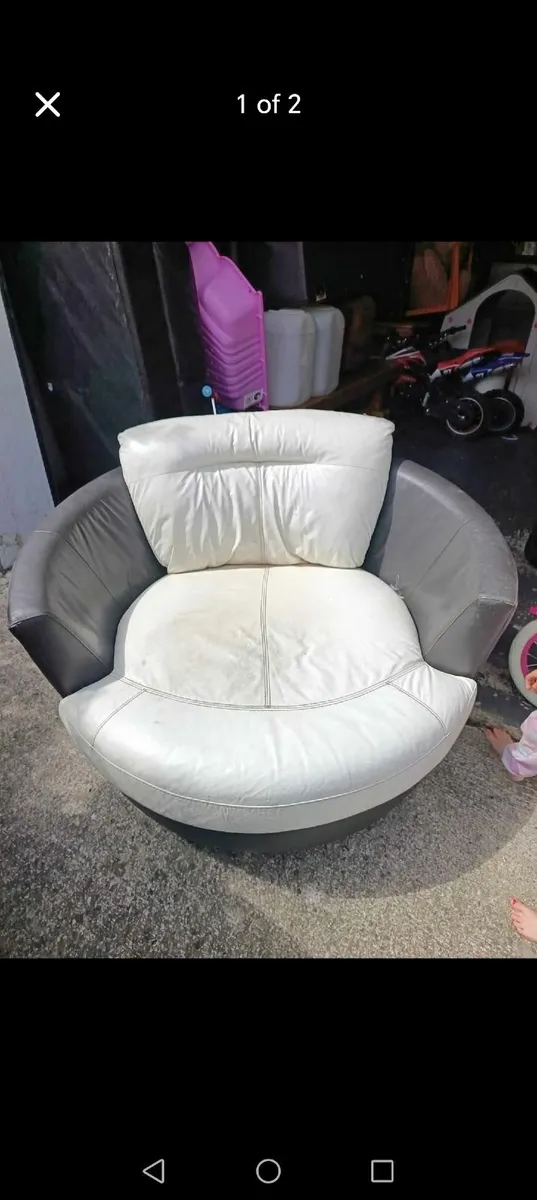 Leather swivel chair - Image 1