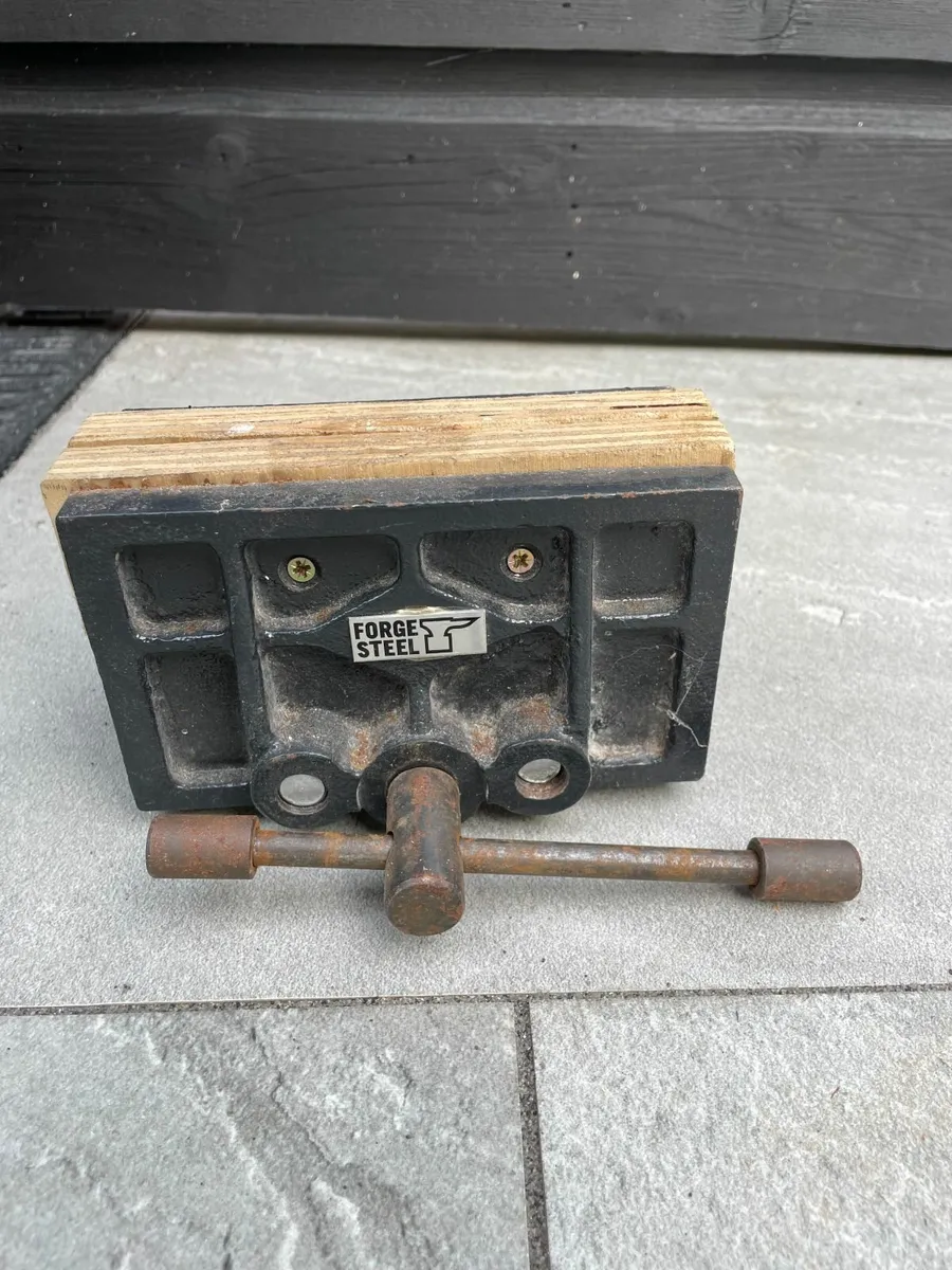 Under Bench Vice - Image 1