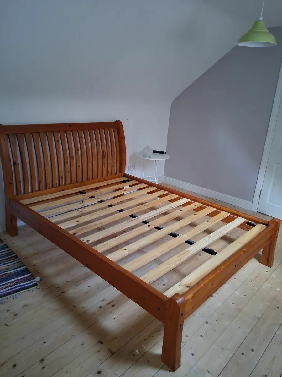 Solid pine king size bed - Image 1