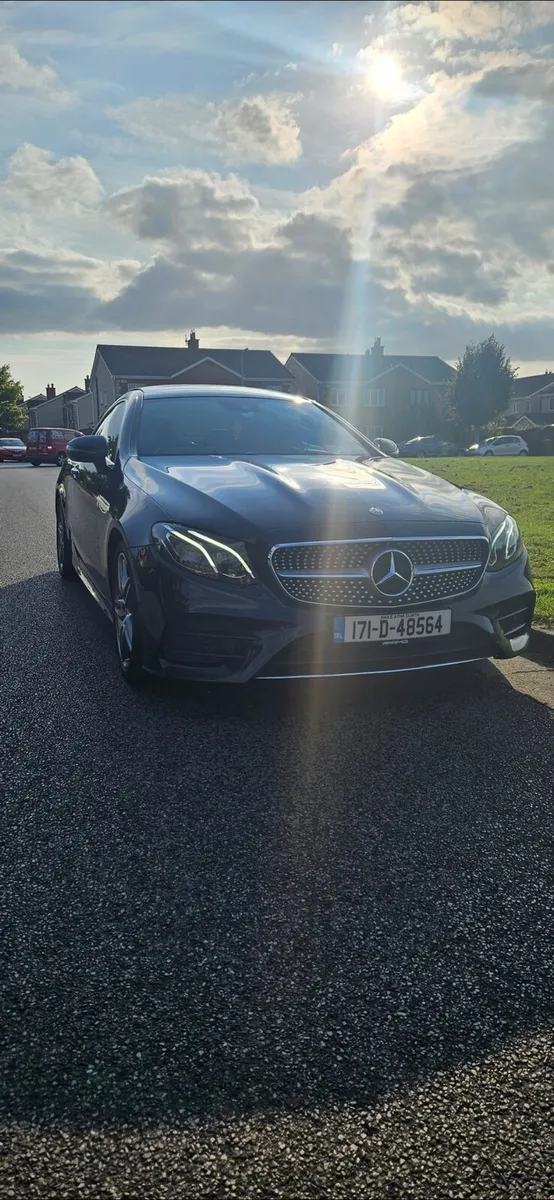 Mercedes-Benz E220 AMG line Premium Plus New NCT - Image 2