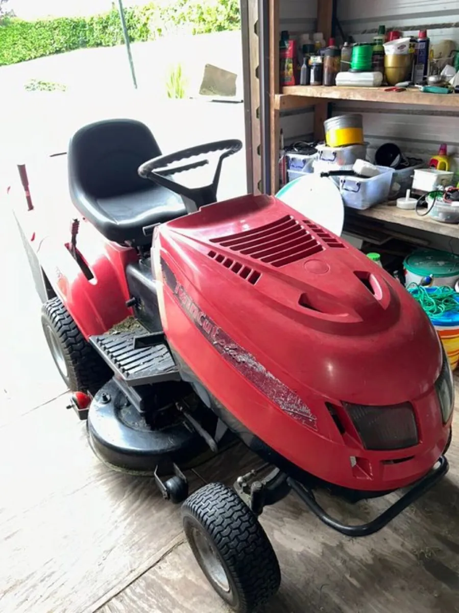 Ride-On Lawnmower - Image 3