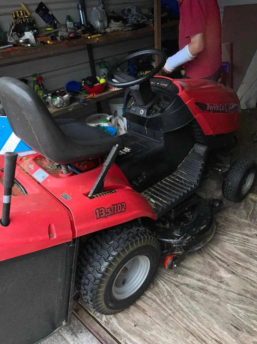 Ride-On Lawnmower - Image 4