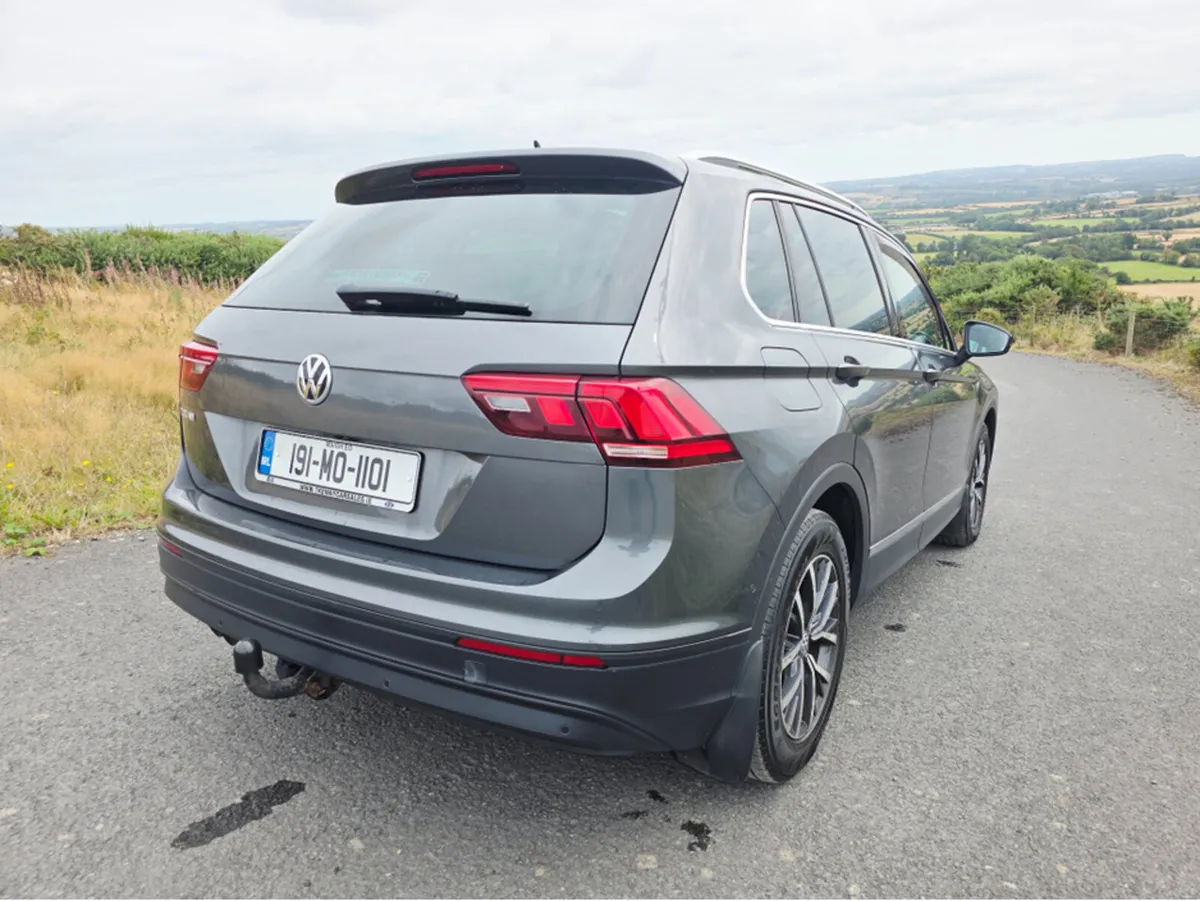 Volkswagen Tiguan CL 2.0 TDI PAN ROOF, REVERSING C - Image 4