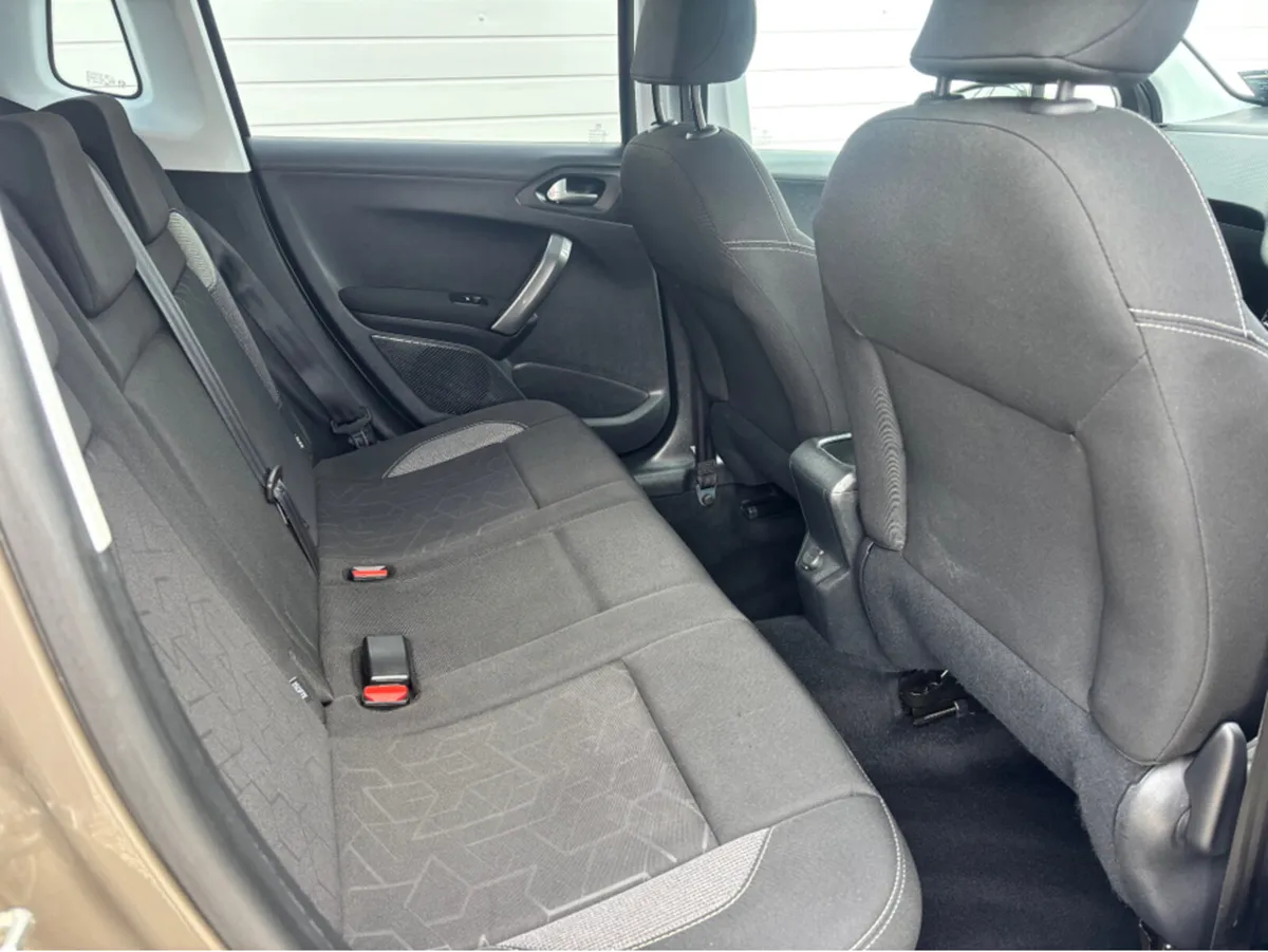 Peugeot 2008 ACTIVE 1.2 PURETECH  - only 67kms - Image 4
