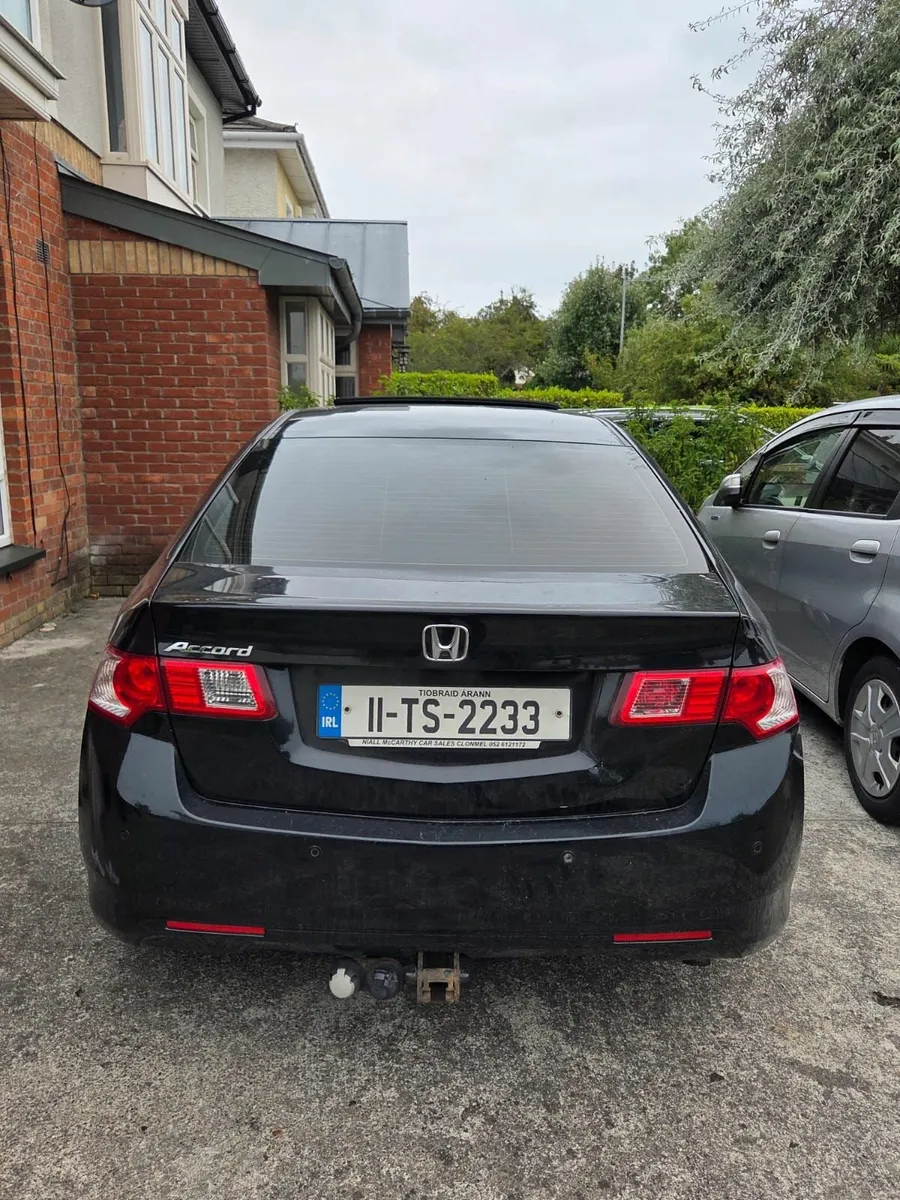 Honda Accord 2011 - Image 1