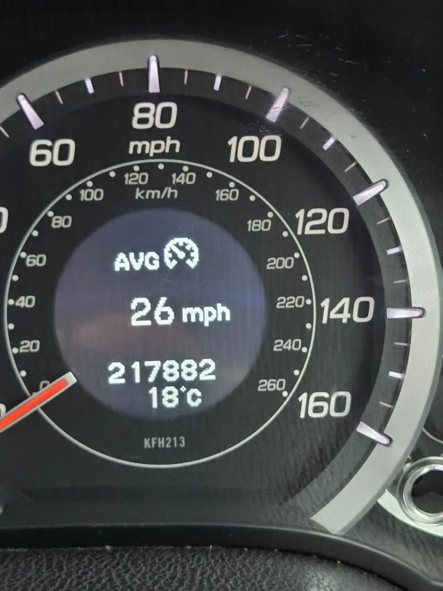 Honda Accord 2011 - Image 2