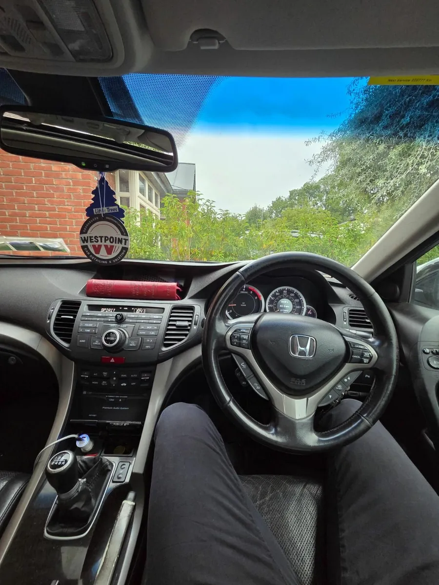 Honda Accord 2011 - Image 3