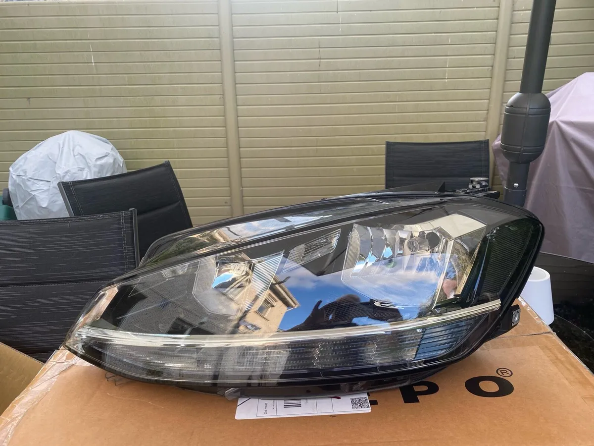 VW Golf Headlamp - 2017 Left side LHD Car - Image 2
