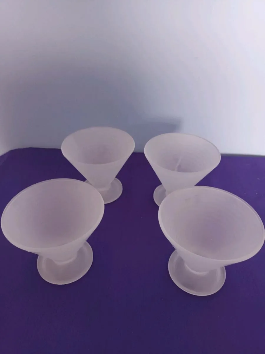 Set of 4 Retro Frosted Glass ICE-CREAM Dishes. - Image 4