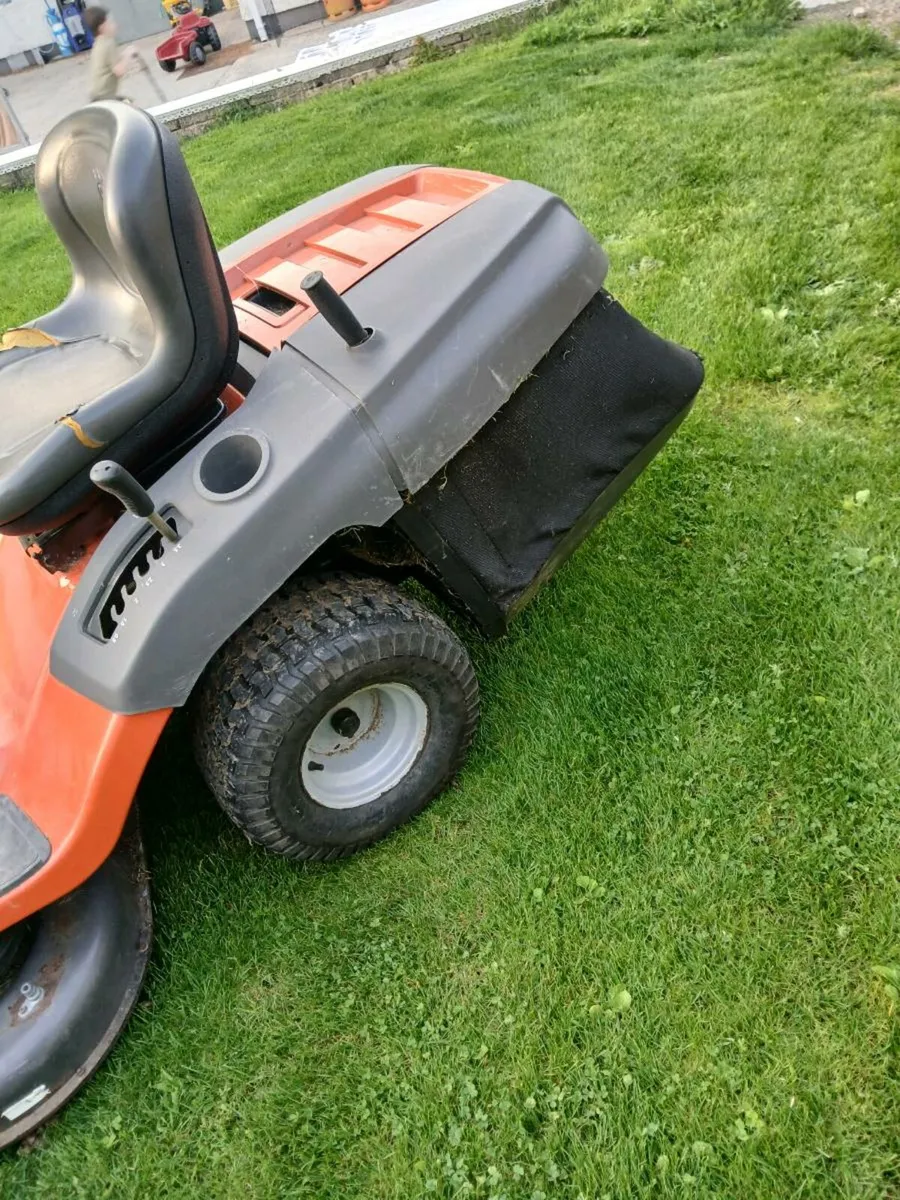 Husqvarna ride on mower - Image 4