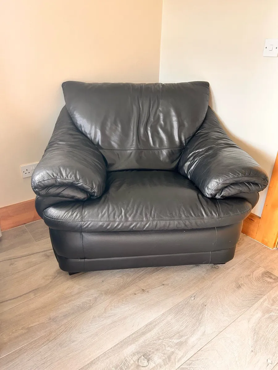 Black Leather Sofa Set - Image 3